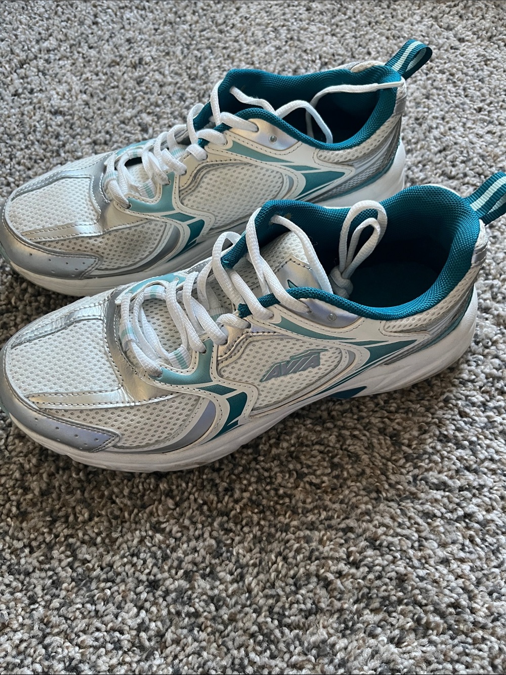 Avia White & Teal Women's Mesh Training Sneakers